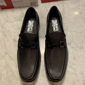 Salvatore Ferragamo NWT mens size 13D Grandioso Nero Pebble Calf loafers